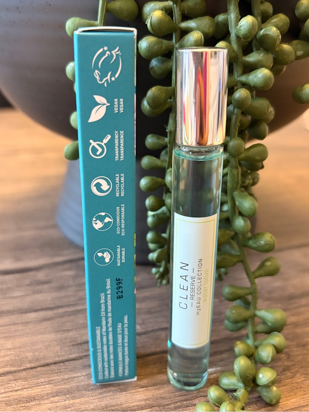 H2EAU Collection Water Lotus Rollerball - 0.34floz/10ml - Picture 5 of 6